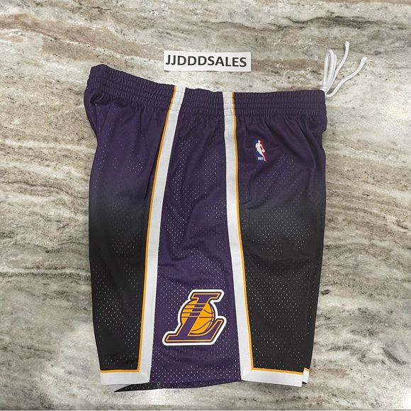 Mitchell & Ness LA Lakers 09 Fadeaway Swingman Basketball Shorts Men’s Size XL - Picture 4 of 10